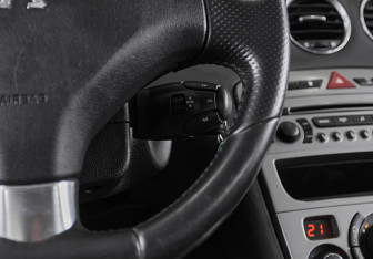 Подержанный автомобиль Peugeot 308 Hatchback 2011 года (11 фото)