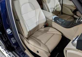 Подержанный автомобиль Mercedes-Benz GLC Coupe 2021 года (23 фото)