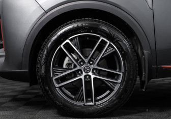 Подержанный автомобиль Changan UNI-S 2024 года (28 фото)