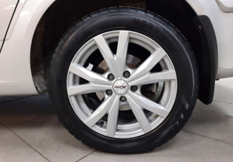 Подержанный автомобиль Opel Astra Wagon 2014 года (9 фото)