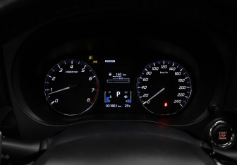 Подержанный автомобиль Mitsubishi Outlander 2022 года (13 фото)