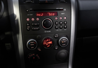 Подержанный автомобиль Suzuki Grand Vitara 2011 года (18 фото)