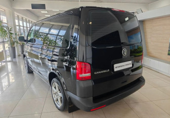 Подержанный автомобиль Volkswagen Caravelle 2014 года (7 фото)