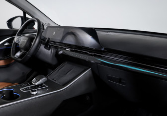 Подержанный автомобиль Omoda C5 2024 года (9 фото)