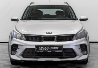Подержанный автомобиль Kia Rio Hatchback 2021 года (2 фото)