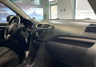 Подержанный автомобиль Suzuki Swift Hatchback 2011 года (8 фото)