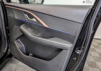 Подержанный автомобиль Omoda C5 2023 года (24 фото)