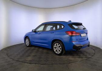 Подержанный автомобиль BMW X1 2021 года (7 фото)
