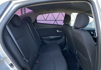 Подержанный автомобиль Kia Rio Sedan 2014 года (21 фото)