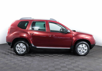 Подержанный автомобиль Renault Duster 2012 года (4 фото)