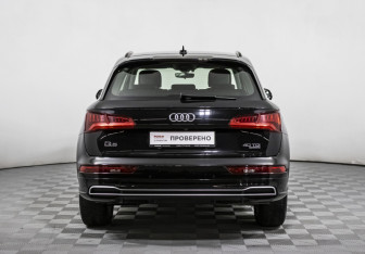 Подержанный автомобиль Audi Q5 2019 года (6 фото)