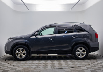 Подержанный автомобиль Kia Sorento 2015 года (2 фото)