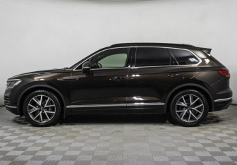 Подержанный автомобиль Volkswagen Touareg 2021 года (8 фото)