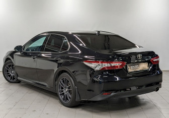 Подержанный автомобиль Toyota Camry Sedan 2021 года (7 фото)