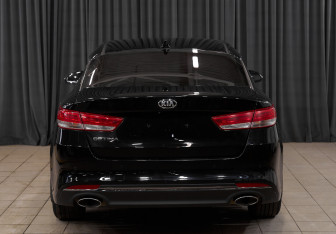 Подержанный автомобиль Kia Optima Sedan 2017 года (5 фото)