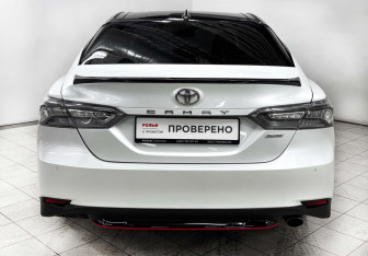 Подержанный автомобиль Toyota Camry Sedan 2020 года (5 фото)