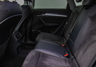 Подержанный автомобиль Audi Q5 2018 года (11 фото)