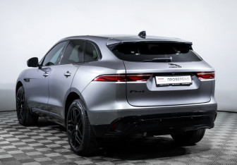 Подержанный автомобиль Jaguar F-Pace 2021 года (7 фото)
