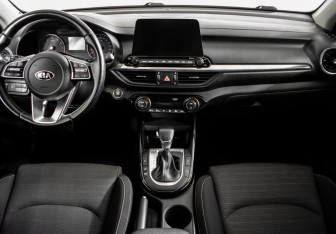 Подержанный автомобиль Kia Cerato Sedan 2019 года (11 фото)
