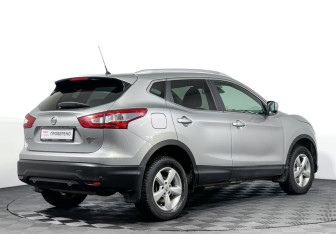 Подержанный автомобиль Nissan Qashqai 2014 года (5 фото)