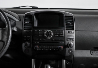 Подержанный автомобиль Nissan Pathfinder 2010 года (13 фото)
