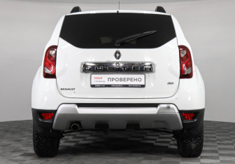 Подержанный автомобиль Renault Duster 2015 года (6 фото)