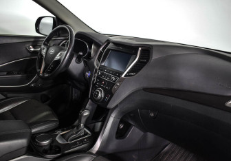Подержанный автомобиль Hyundai Santa Fe 2015 года (5 фото)