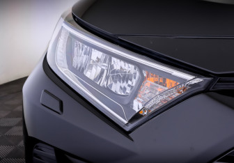 Подержанный автомобиль Toyota RAV4 2021 года (17 фото)