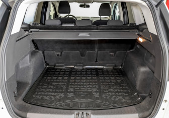 Подержанный автомобиль Ford Kuga 2017 года (11 фото)