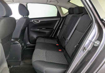 Подержанный автомобиль Nissan Sentra Sedan 2014 года (10 фото)