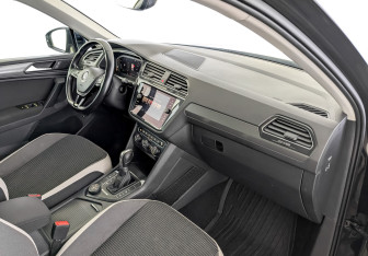 Подержанный автомобиль Volkswagen Tiguan 2019 года (11 фото)
