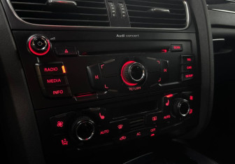 Подержанный автомобиль Audi A4 Sedan 2008 года (16 фото)