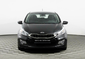 Подержанный автомобиль Kia Ceed Hatchback 2014 года (2 фото)