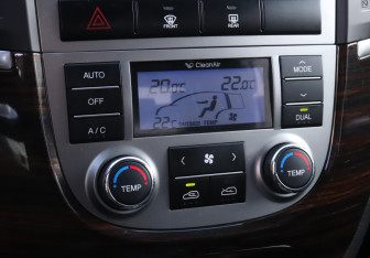 Подержанный автомобиль Hyundai Santa Fe 2011 года (15 фото)