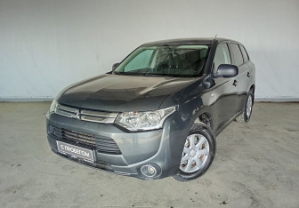 Подержанный автомобиль Mitsubishi Outlander 2014 года (1 фото)