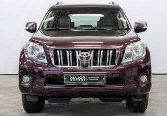 Подержанный автомобиль Toyota Land Cruiser Prado 2011 года (2 фото)