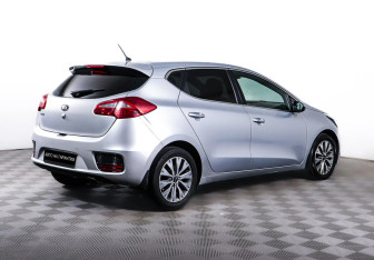 Подержанный автомобиль Kia Ceed Hatchback 2015 года (5 фото)