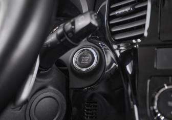 Подержанный автомобиль Mitsubishi Outlander 2014 года (17 фото)