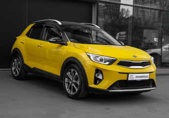 Подержанный автомобиль Kia Stonic 2018 года (3 фото)