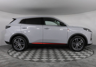 Подержанный автомобиль Changan UNI-S 2024 года (4 фото)