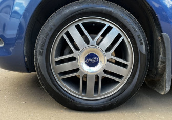 Подержанный автомобиль Ford Focus Sedan 2008 года (9 фото)