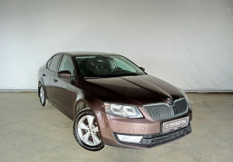 Подержанный автомобиль Skoda Octavia Liftback 2014 года (3 фото)