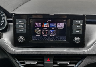 Подержанный автомобиль Skoda Rapid Liftback 2021 года (17 фото)