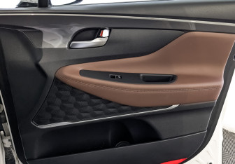Подержанный автомобиль Hyundai Santa Fe 2021 года (25 фото)