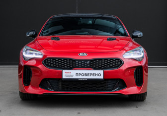 Подержанный автомобиль Kia Stinger 2019 года (2 фото)