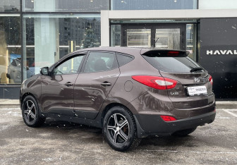 Подержанный автомобиль Hyundai ix35 2014 года (7 фото)