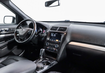 Подержанный автомобиль Ford Explorer 2017 года (7 фото)