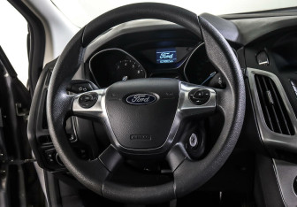 Подержанный автомобиль Ford Focus Wagon 2012 года (11 фото)
