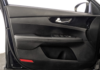 Подержанный автомобиль Kia Cerato Sedan 2022 года (19 фото)