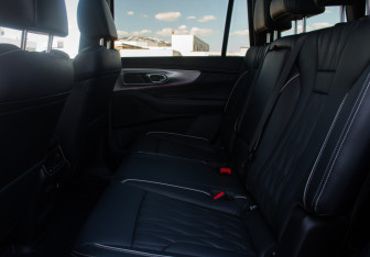 Подержанный автомобиль GAC GS8 2023 года (12 фото)
